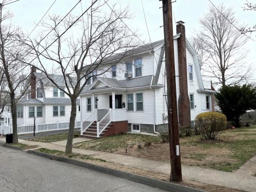 33 Dunbarton Rd, Quincy MA  02170-1901 exterior