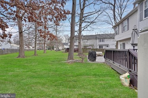 18 Stafford Ct, Trenton NJ 08690-3318 exterior