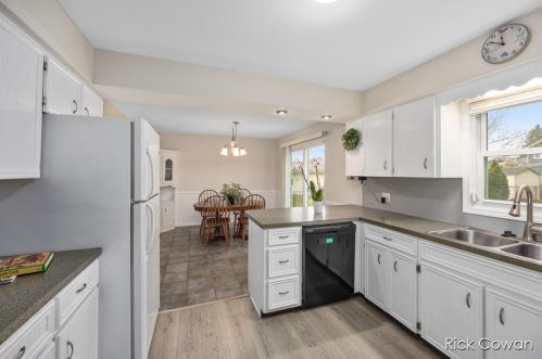 2253 Fawnwood Dr, Grand Rapids MI 49508-6519 exterior