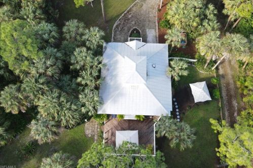 1090 29th St, Naples, FL 34117-4222