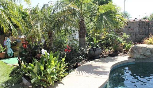 13046 37 Ave, Phoenix AZ 85053-7610 exterior