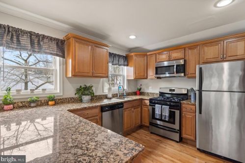 13008 Evanston St, Rockville MD 20853-3027 exterior