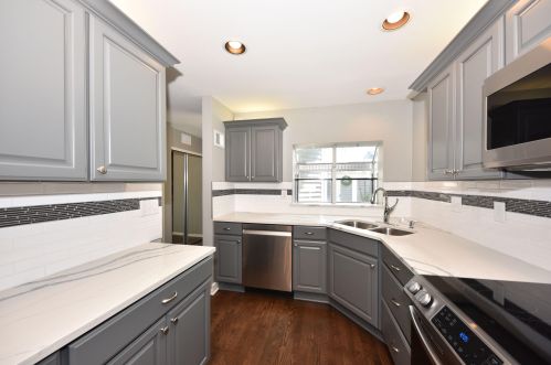 1117 Edison St, Milwaukee WI  53202-3147 exterior