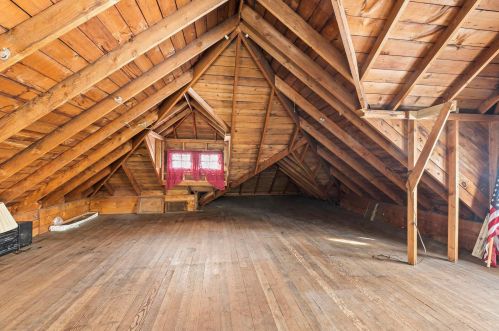 1968 83, Milwaukee WI 53213-2128 exterior