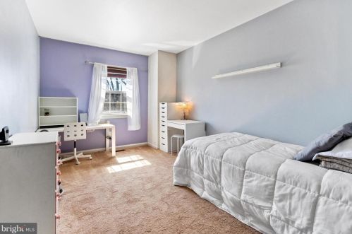 9931 Crestmont Ave, Philadelphia PA 19114-1951 exterior