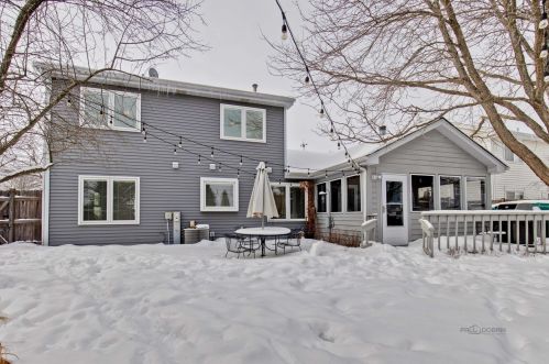 1537 Candlewood Dr, Bull Valley IL 60014-8962 exterior