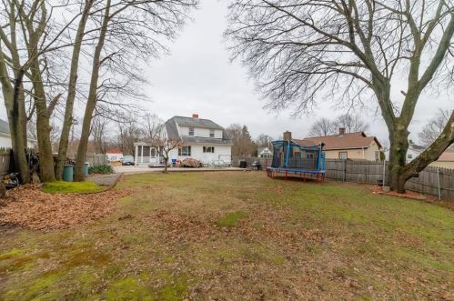 325 Greenville Ave, Providence RI 02919-1330 exterior