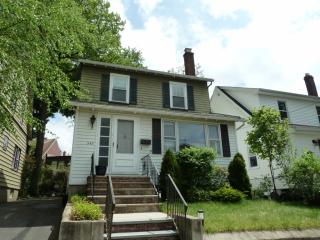 343 Mortimer Ave, Rutherford, NJ 07070-2221