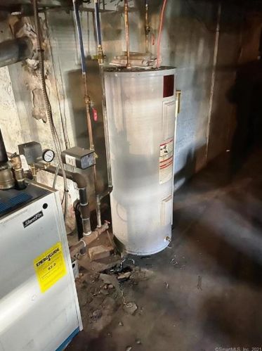 199 Fairview St, New Britain CT 06051-2705 exterior