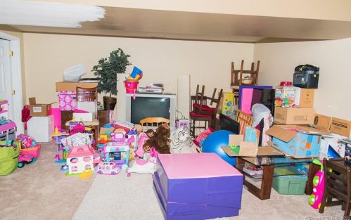 639 Old Colony Rd, Meriden CT 06451-6301 exterior