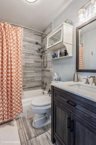 6166 Sheridan Rd, Chicago IL 60660-2836 exterior