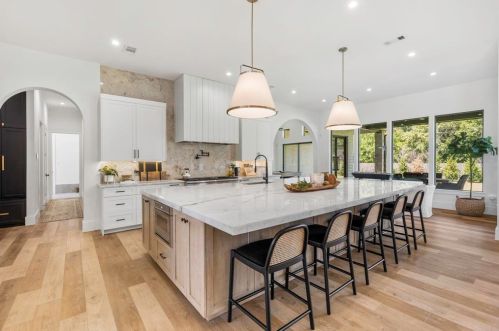 33218 Waltham Xing, Fulshear TX 77441-4205 exterior