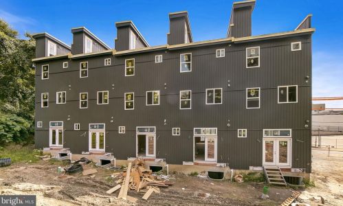 248 Fountain St, Philadelphia PA 19128-4508 exterior