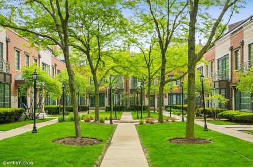 1435 Prairie Ave, Chicago IL 60605-2887 exterior