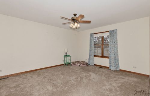 661 Pr Rdg Dr, Bull Valley IL 60098-4189 exterior