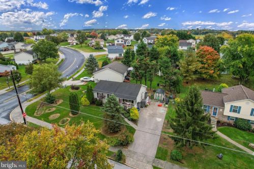 210 Boyer St, Littlestown PA 17340-1504 exterior