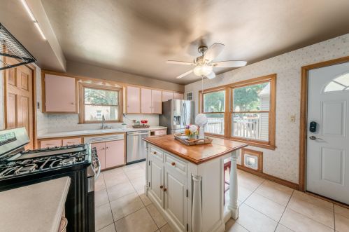 8127 Wright St, Milwaukee WI 53206-3139 exterior