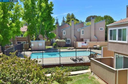 3901 Clayton Rd, Concord CA  94521-2583 exterior