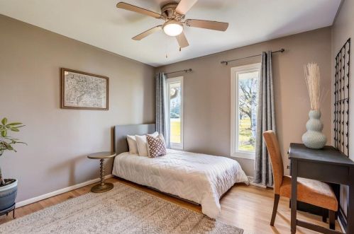 9200 Ironwood Ln, Milwaukee WI  53217-1211 exterior