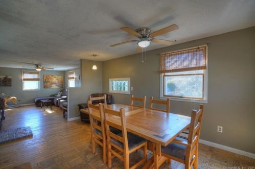 18 Comstock Ave, Uncasville CT 06382-2603 exterior