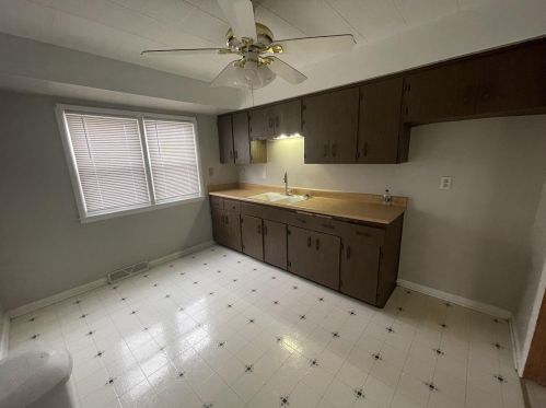 4409 5th Pl, Milwaukee, WI 53207-4907