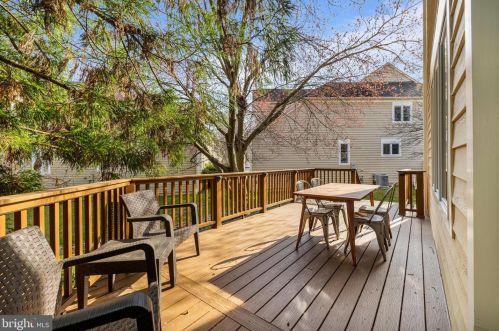 11207 Pavilion Club Ct, Herndon VA exterior