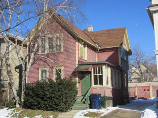 2484 Murray Ave, Milwaukee WI  53211-4700 exterior