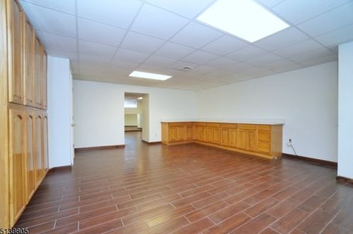 47 Hillside Ave, Berkeley Heights NJ 07922-1708 exterior