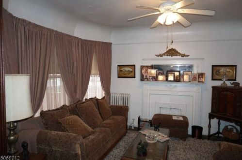 184 9th St, Newark NJ  07107-1489 exterior