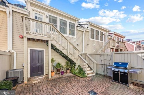 725 Custis Ave, Alexandria VA 22301-1422 exterior