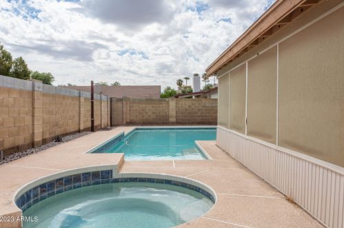 721 Apache Dr, Chandler AZ 85224-4324 exterior