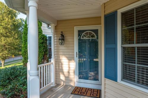 1 Bush Ln, Enfield, CT 06082-5230