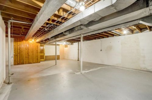 3160 Menomonee Riv Pkwy, Milwaukee WI 53222-3371 exterior