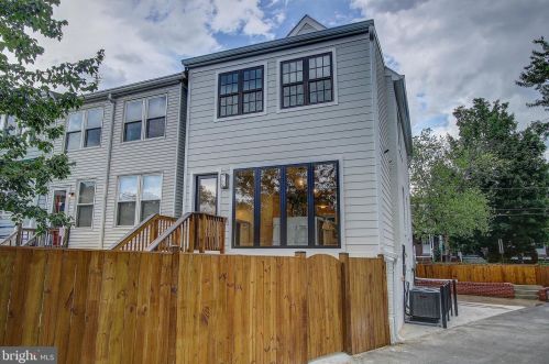 2440 Huidekoper Pl, Washington DC  20007-1826 exterior