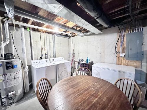 615 Hercules Trl, Madison WI  53718-2931 exterior