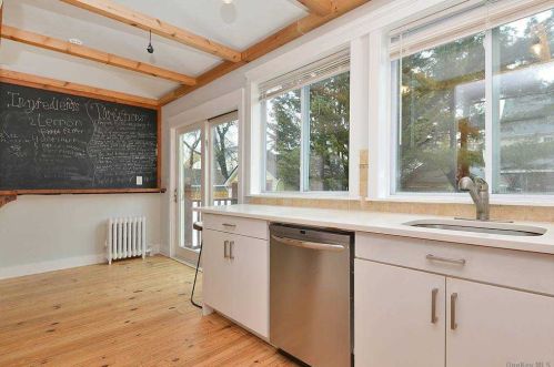 91 Amherst Rd, Valley Stream NY 11581-3314 exterior