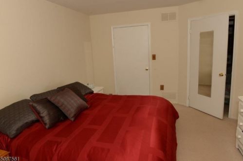 113 Orlando St, Edison NJ 08817-3341 exterior