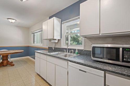 12403 53rd St, Tampa FL 33617-1451 exterior