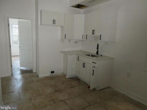 2210 17 St, Philadelphia PA 19132-4404 exterior