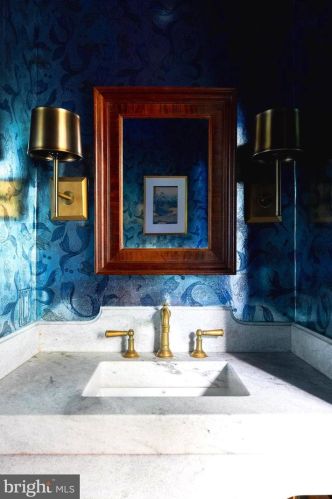 104 Mermaid Ln, Philadelphia PA 19118-3246 exterior