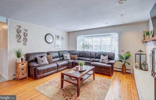 200 Applegate Dr, Trenton NJ 08690-1303 exterior