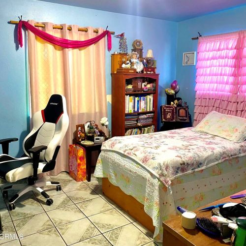 372 H St, Oxnard CA 93030-4824 exterior