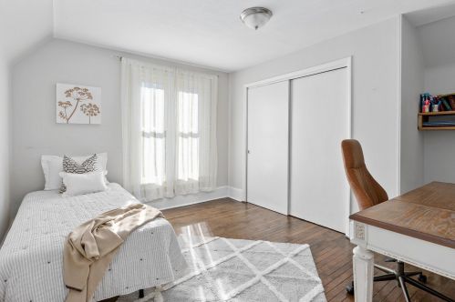 350 Smith St, Milwaukee WI  53207-1508 exterior