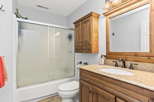 50 Fairview St, Milford CT 06460-4124 exterior