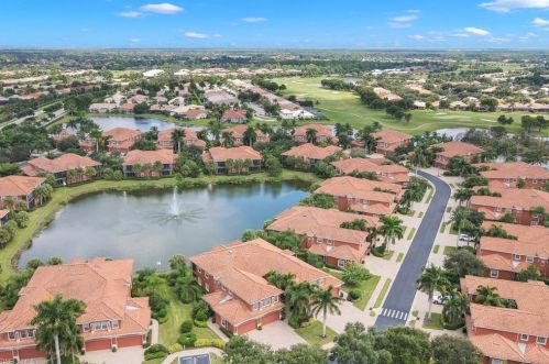 6409 Legacy Cir, Naples FL 34113-8042 exterior