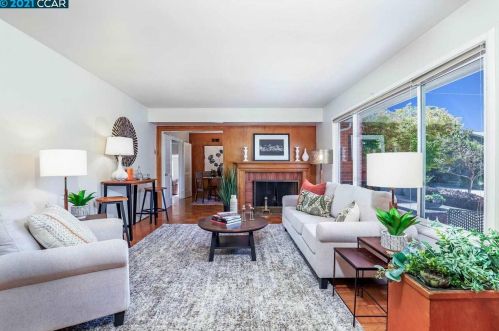 1161 Camelia St, Berkeley CA 94710-1521 exterior