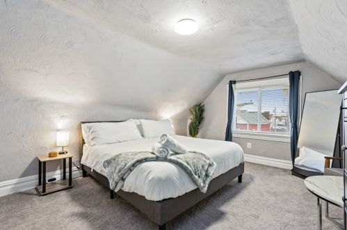 17 Lelia St, Pittsburgh PA 15211-2228 exterior