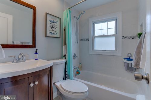 2813 Memorial St, Alexandria VA  22306-1743 exterior