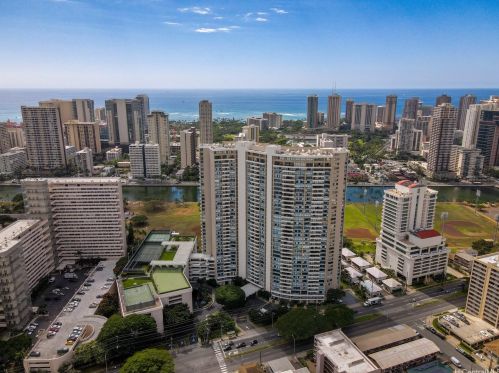 2333 Kapiolani Blvd, Honolulu HI  96826-4485 exterior