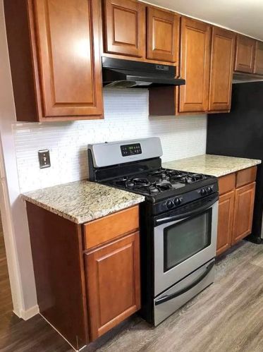 3318 Dolphin Dr, Austin TX  78704-6044 exterior